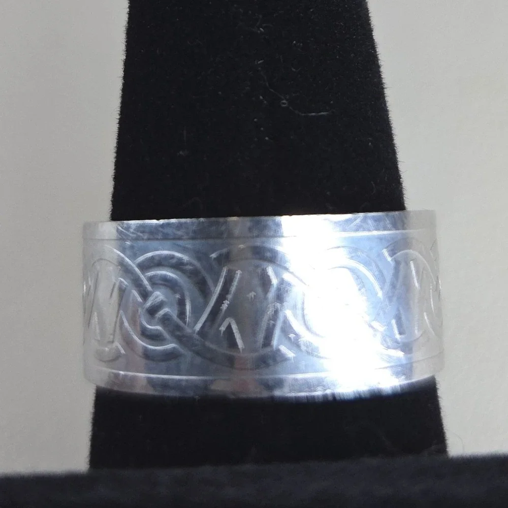 Celtic Knot Etched Band‎ Ring Silver Tone Metal Size 10 Unisex Wide Band